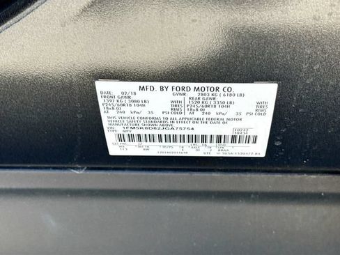 Used 2018 Ford Explorer XLT AWD/4WD image 38