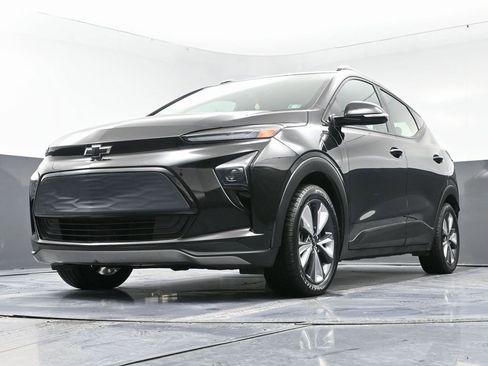 Used 2023 Chevrolet Bolt EUV LT w/ Convenience Package image 48