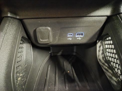 Used 2025 Chevrolet TrailBlazer LT AWD/4WD image 25