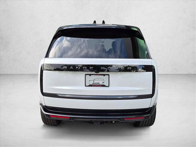New 2026 Land Rover Range Rover Long Wheelbase SE AWD/4WD image 7