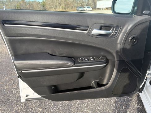 Used 2022 Chrysler 300 S w/ Comfort Group image 15