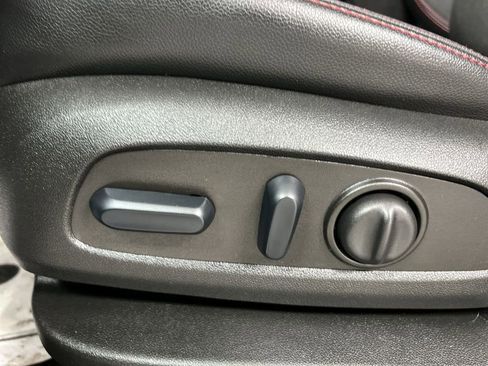 Used 2023 Chevrolet Equinox RS image 4