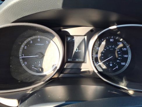 Used 2018 Hyundai Santa Fe Sport image 15