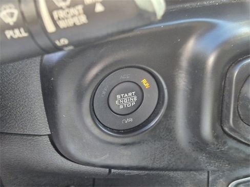 Used 2023 Jeep Gladiator Willys image 26