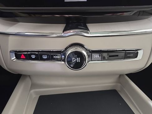 New 2026 Volvo XC60 T8 Ultra w/ Protection Package Premier AWD/4WD image 15