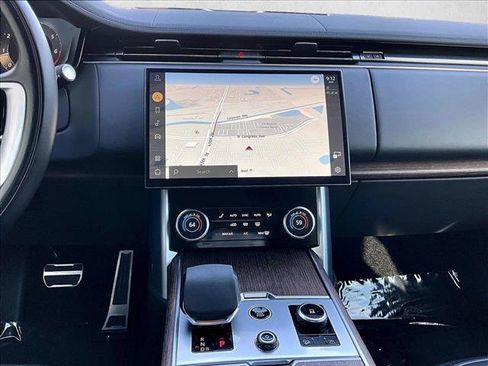 Used 2023 Land Rover Range Rover SE AWD/4WD image 8