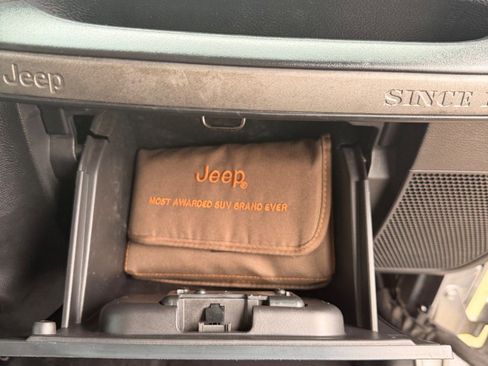 Used 2016 Jeep Wrangler Unlimited Sport w/ Quick Order Package 24S AWD/4WD image 28