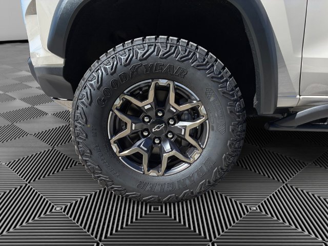 New 2026 Chevrolet Colorado ZR2 w/ Technology Package AWD/4WD image 9