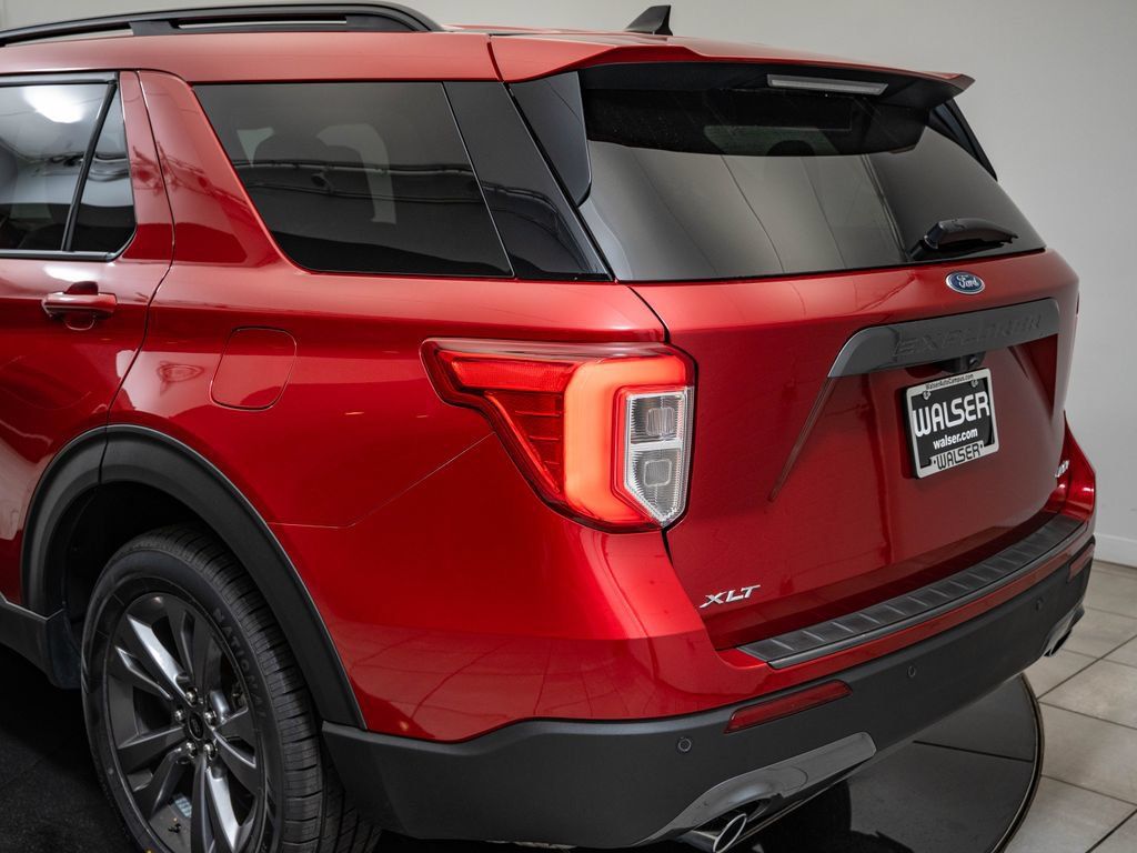 Used 2023 Ford Explorer XLT w/ Equipment Group 202A AWD/4WD image 19