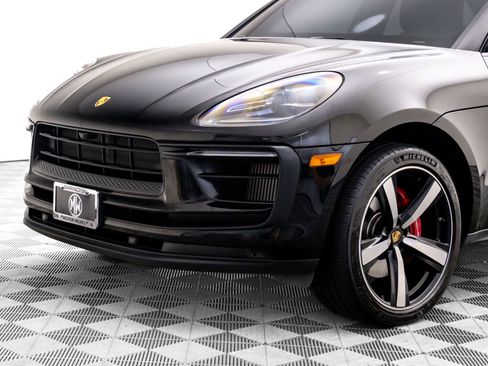 Certified 2022 Porsche Macan S w/ Premium Package Plus image 35