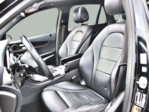 Used 2018 Mercedes-Benz GLC 300 4MATIC image 22