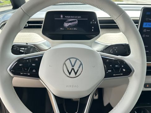 New 2025 Volkswagen ID. Buzz 1st Edition image 12