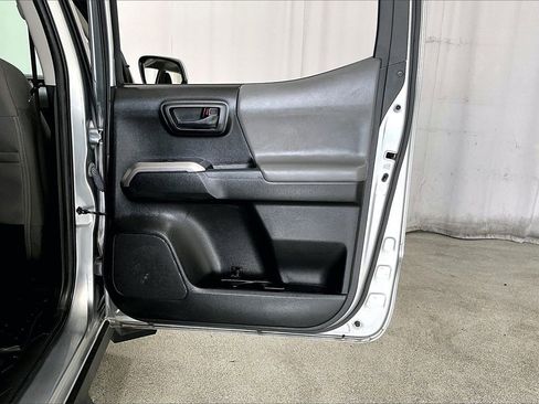 Used 2022 Toyota Tacoma SR5 image 23