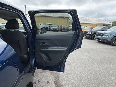 Used 2025 Nissan Kicks SV AWD/4WD image 31