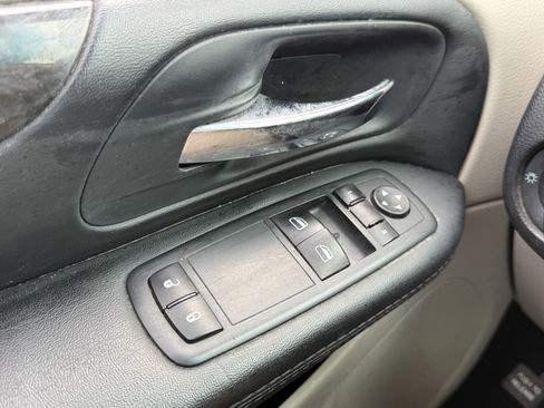 Used 2015 Dodge Grand Caravan SE w/ Quick Order Package 29E SE image 24