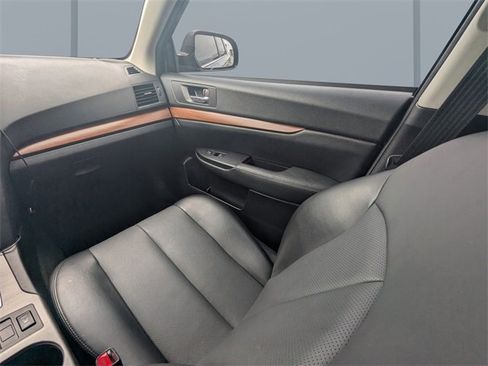 Used 2014 Subaru Outback 2.5i Limited image 16