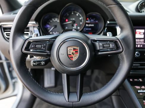 Certified 2023 Porsche Macan AWD/4WD image 19