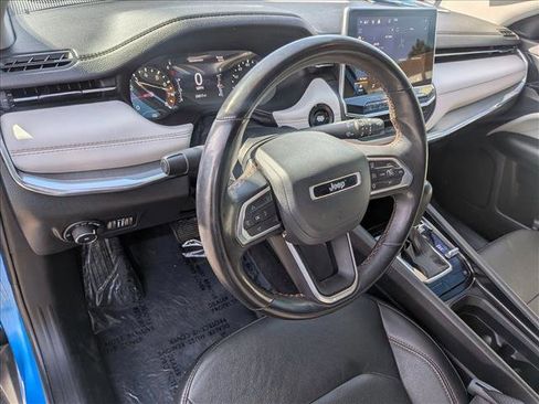 Used 2022 Jeep Compass Limited image 10