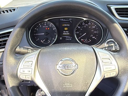 Used 2016 Nissan Rogue SV w/ SV Premium Package AWD/4WD image 9
