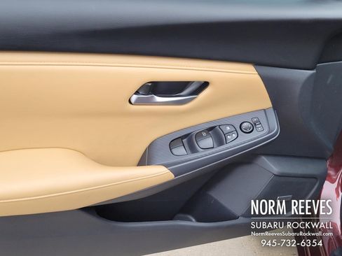 Used 2024 Nissan Sentra SV w/ SV Premium Package image 4