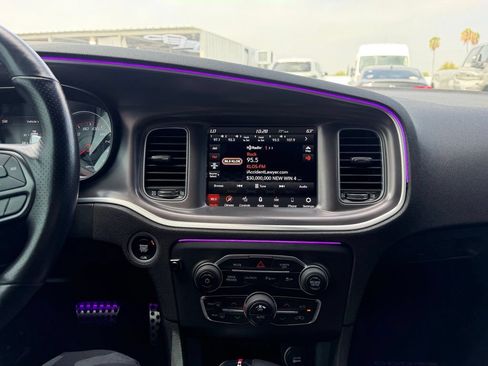 Used 2020 Dodge Charger Scat Pack w/ Navigation & Travel Group RWD image 9