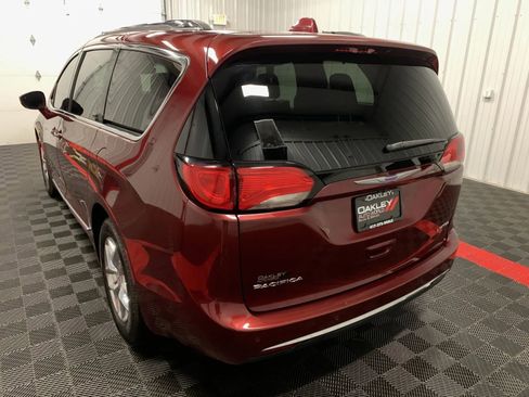 Used 2019 Chrysler Pacifica Limited w/ Advanced Safetytec Group image 14