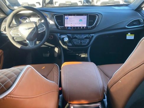 New 2026 Chrysler Pacifica Pinnacle AWD/4WD image 39