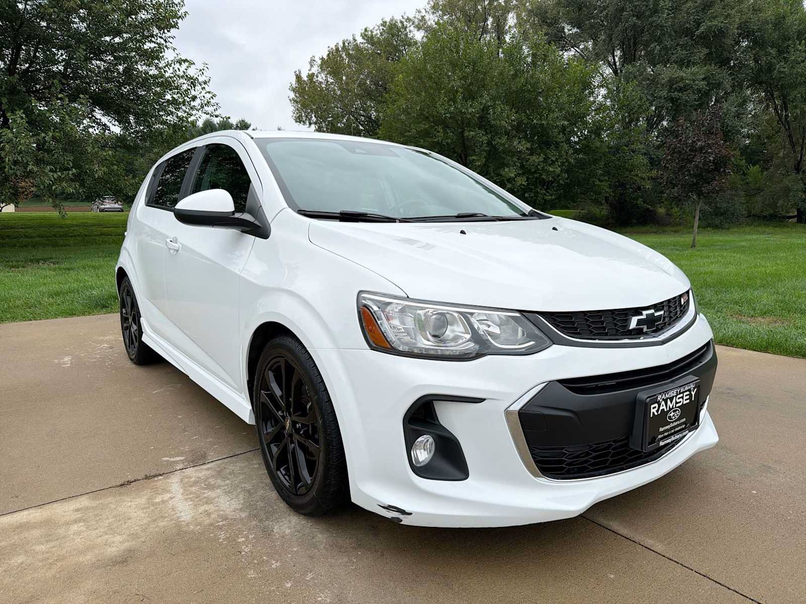 Used 2017 Chevrolet Sonic Premier w/ Driver Confidence Package FWD image 8