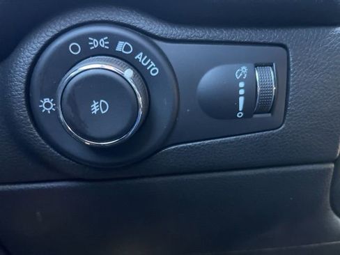 Used 2022 Dodge Durango SXT w/ Anodized Platinum Package image 22