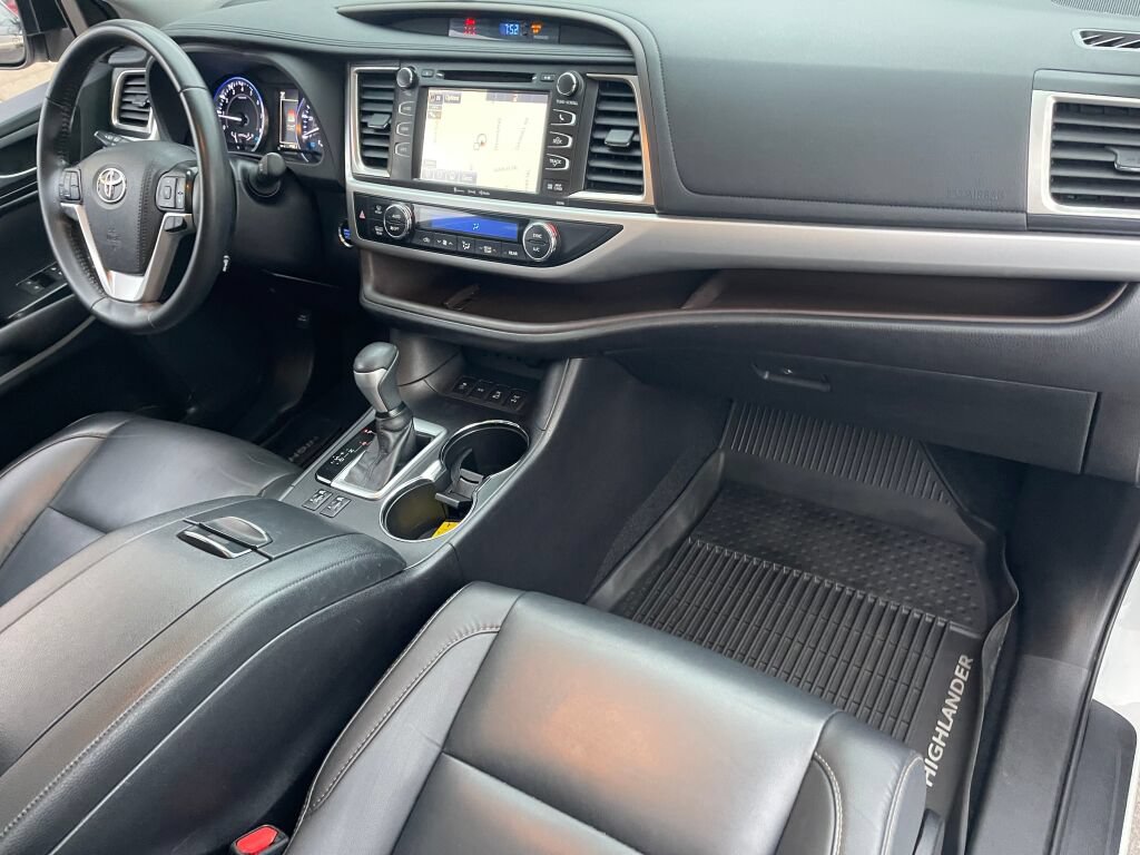 Used 2019 Toyota Highlander XLE AWD/4WD image 36