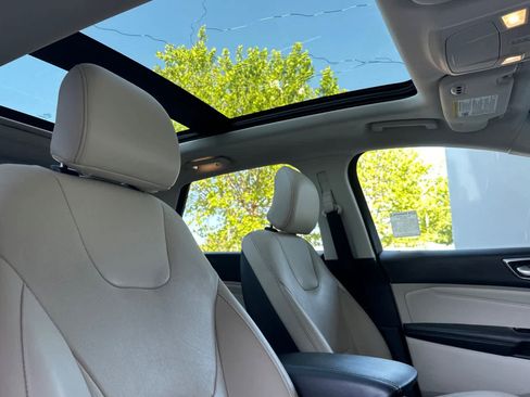 Used 2015 Ford Edge Titanium w/ Equipment Group 302A FWD image 18