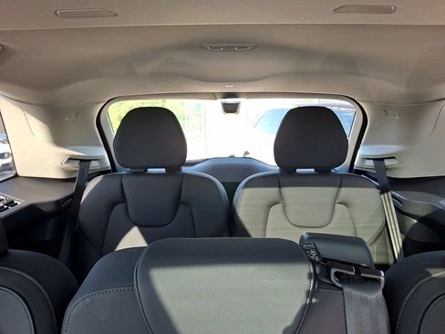 Certified 2025 Volvo XC90 B5 Core AWD/4WD image 13
