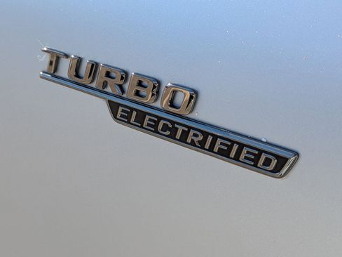 Used 2024 Mercedes-Benz GLC 43 AMG 4MATIC image 12