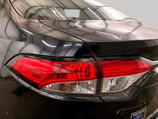 Used 2021 Toyota Corolla LE FWD image 28