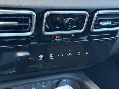 New 2027 Nissan Sentra SR w/ Floor Mat Package FWD image 21