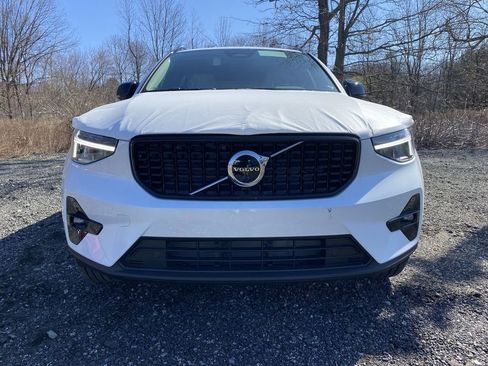 Used 2023 Volvo XC40 B5 Plus w/ Driver Assist Package image 2