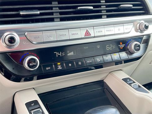 Used 2022 Kia Telluride S image 16