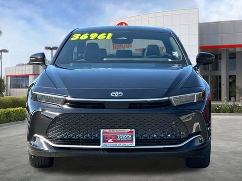 Used 2024 Toyota Crown Limited image 11