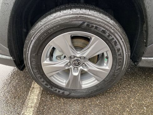 Used 2025 Toyota RAV4 LE image 15