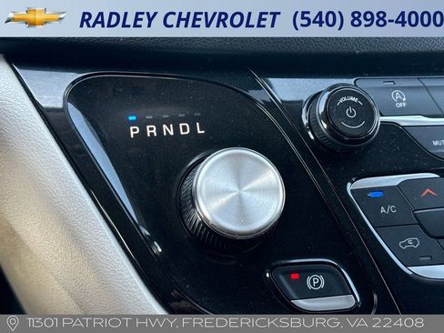 Used 2023 Chrysler Voyager LX FWD image 12