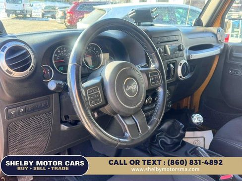 Used 2014 Jeep Wrangler Unlimited Rubicon w/ Connectivity Group image 8