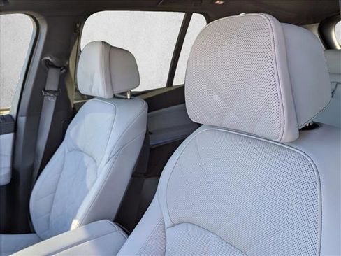 Used 2025 BMW X5 xDrive50e w/ Climate Comfort Package image 14