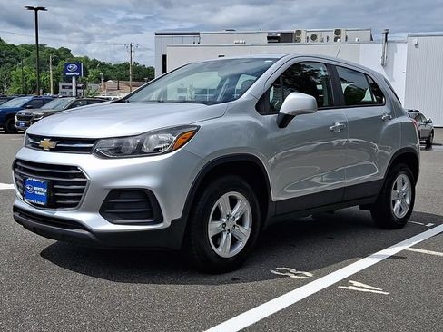Used 2018 Chevrolet Trax LS AWD/4WD image 3