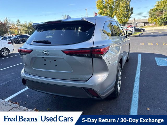 Used 2022 Toyota Highlander Limited AWD/4WD image 10
