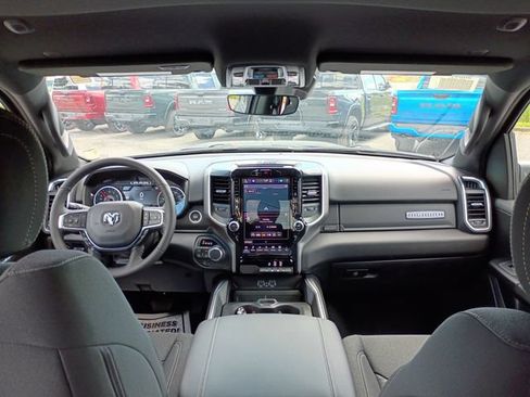 New 2026 RAM 1500 4x4 Crew Cab image 9