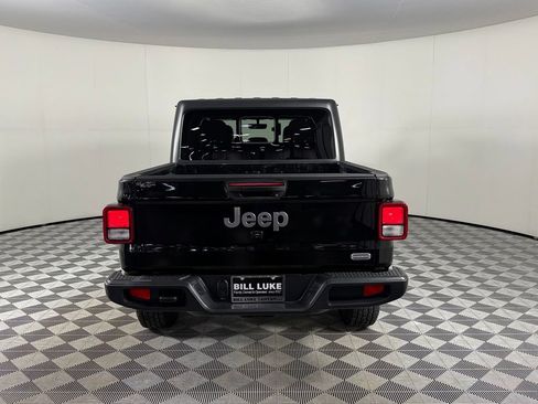 Used 2022 Jeep Gladiator Overland AWD/4WD image 7