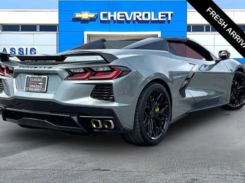 Used 2022 Chevrolet Corvette Stingray Premium Conv w/ Z51 Performance Package RWD image 17