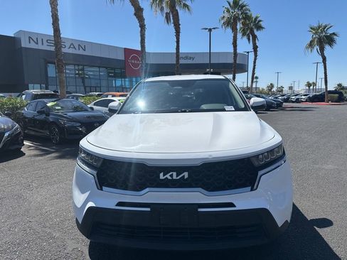 Used 2022 Kia Sorento LX AWD/4WD image 2