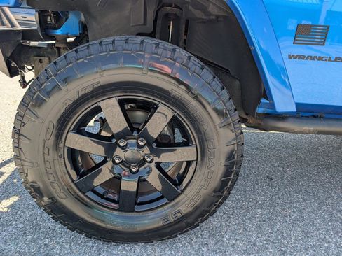 Used 2014 Jeep Wrangler Sahara AWD/4WD image 3