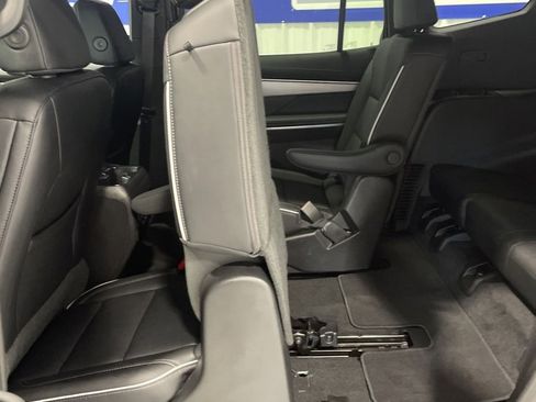 Used 2025 Buick Enclave Preferred image 37